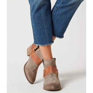 Diba True Sly Fox Taupe‎ Suede Leather Side Cutout Western Ankle Boots 9.5